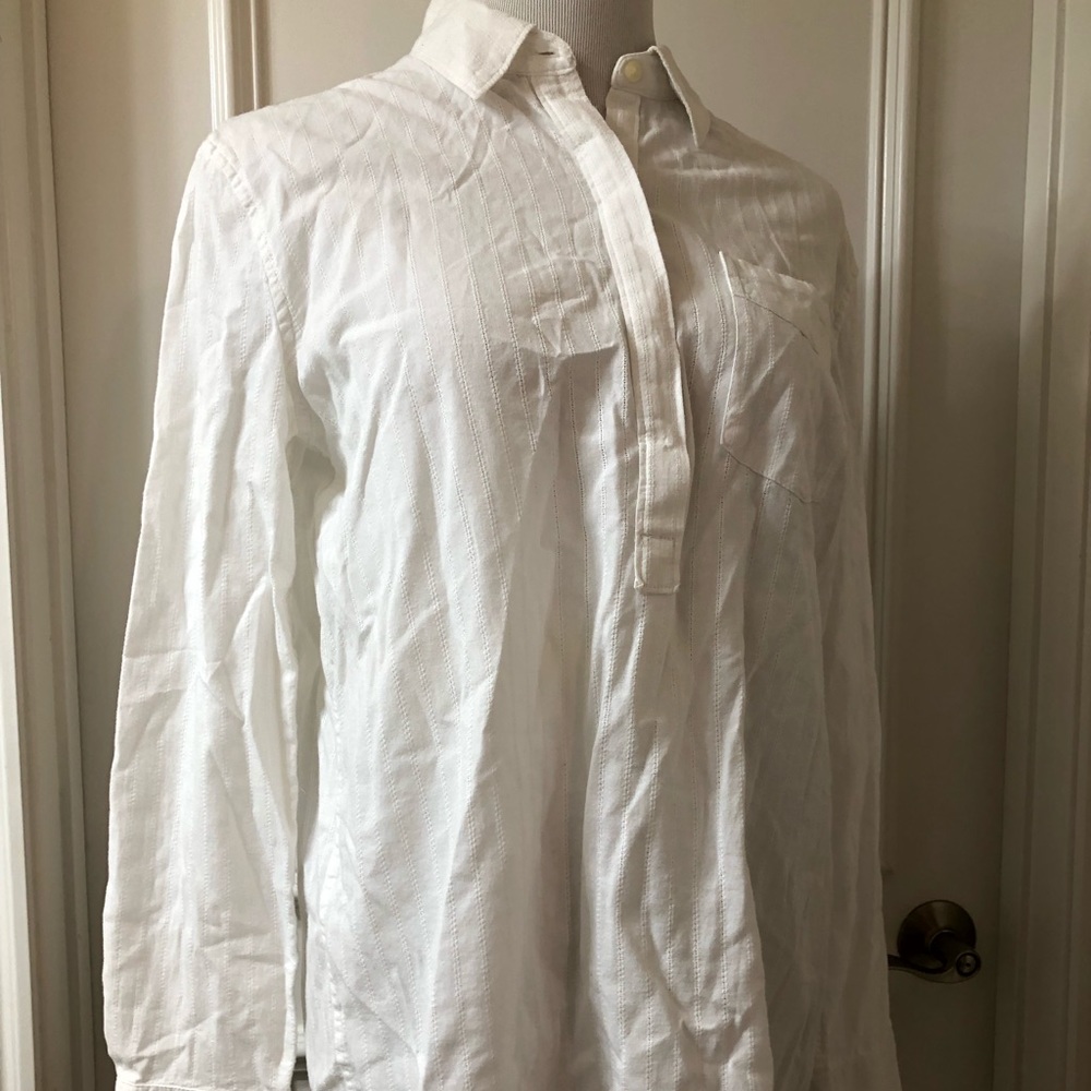 GAP XS Button Up Shirt
